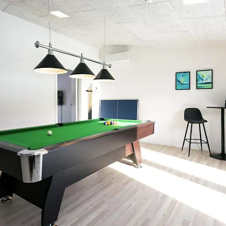 Three-bedroom Holiday In 35 Blavand