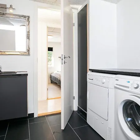 Three-bedroom Holiday In 35 Holiday home *