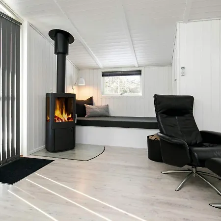 Three-bedroom Holiday In 35 Holiday home